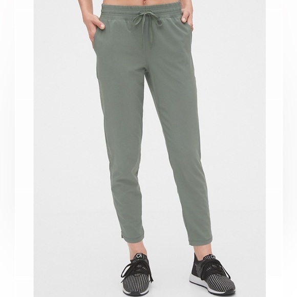 GAP Pants - GAPFit Runaround High Rise Tapered Pants Olive Green SPF 50 | M | NWT